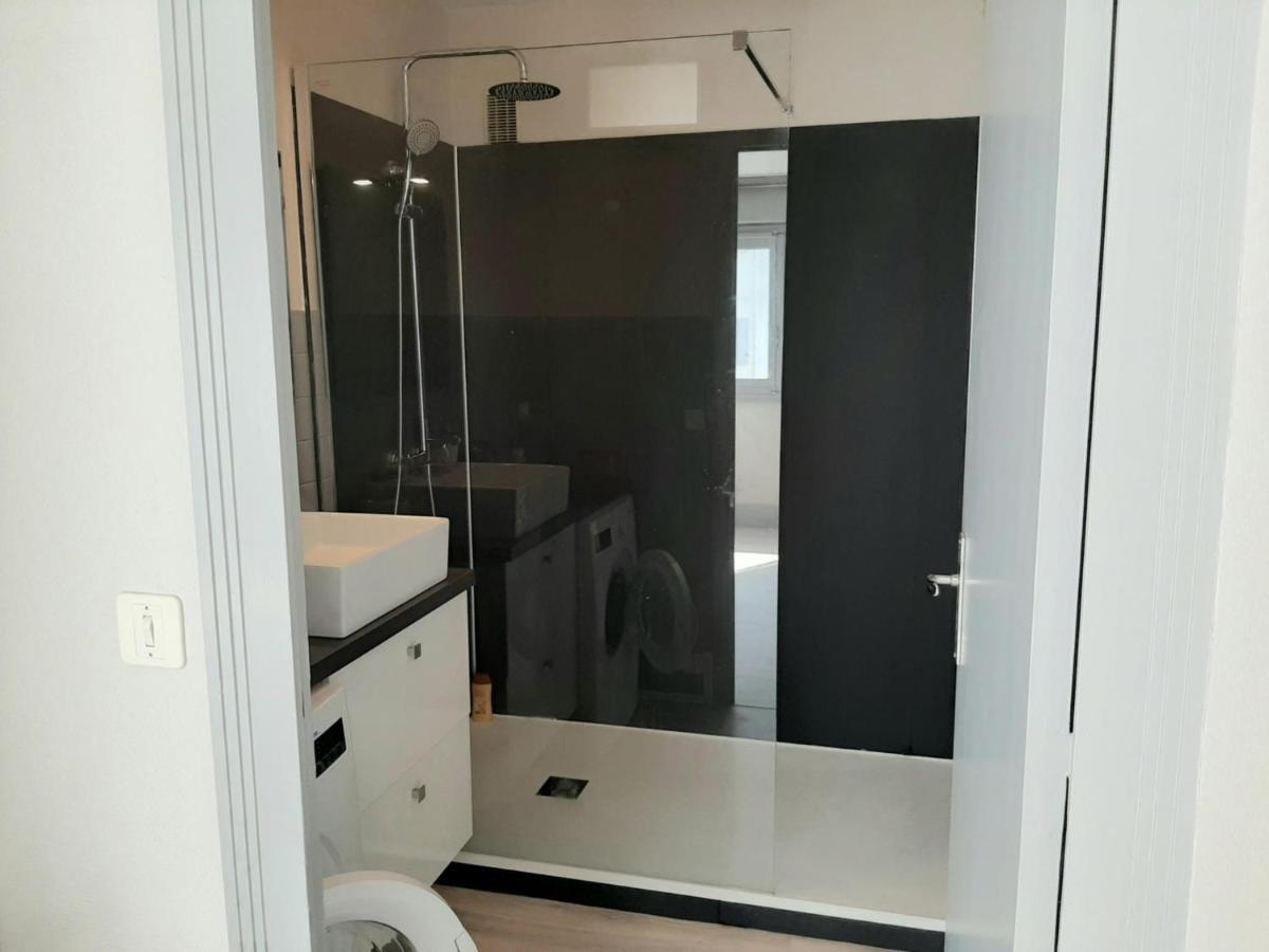 Appartement Confortable En Plein Centre De Saint-Jean-De-Luz, A Deux Pas De La Plage Et Des Commerces - Fr-1-239-586 Dış mekan fotoğraf